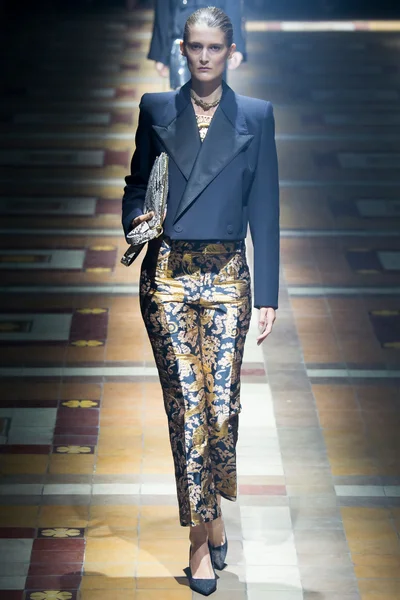 Look 47